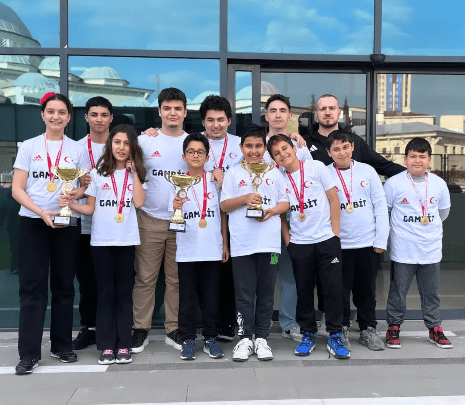 Gambit Satranç Akademi başarı ekibi